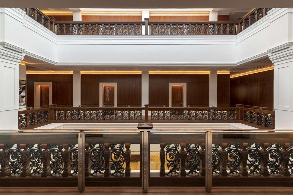 The Capitol Kempinski Khách sạn 5*